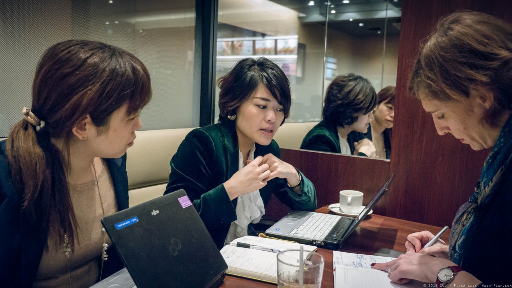 Maki, Nao and Mary strategizing at Dotour before their meetings that day.